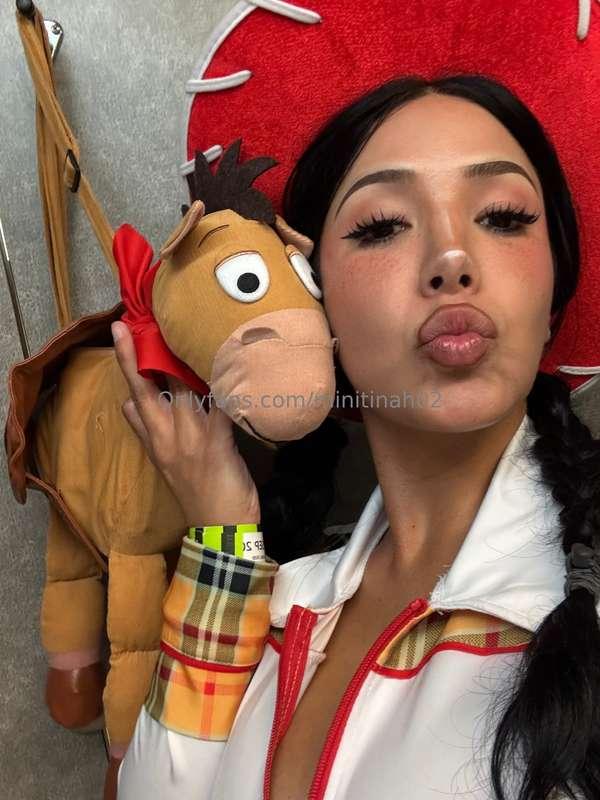 New pics in my Jessie cosplay @tinahxplorez 