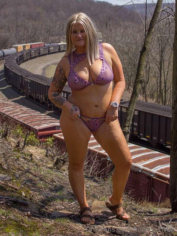 holliess1free image #10