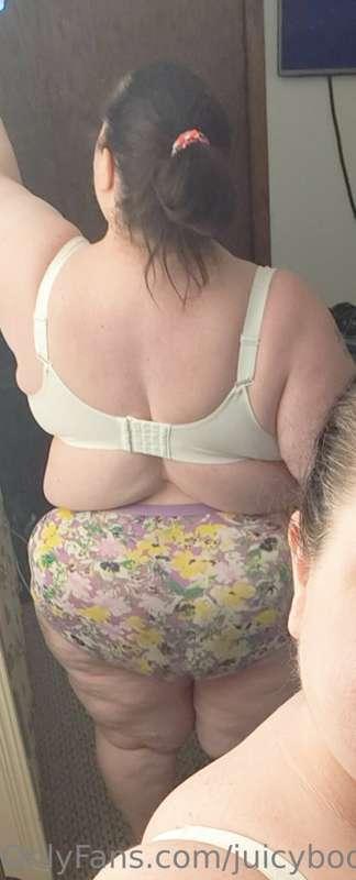 I just love how my ass looks in this picture what you think ..