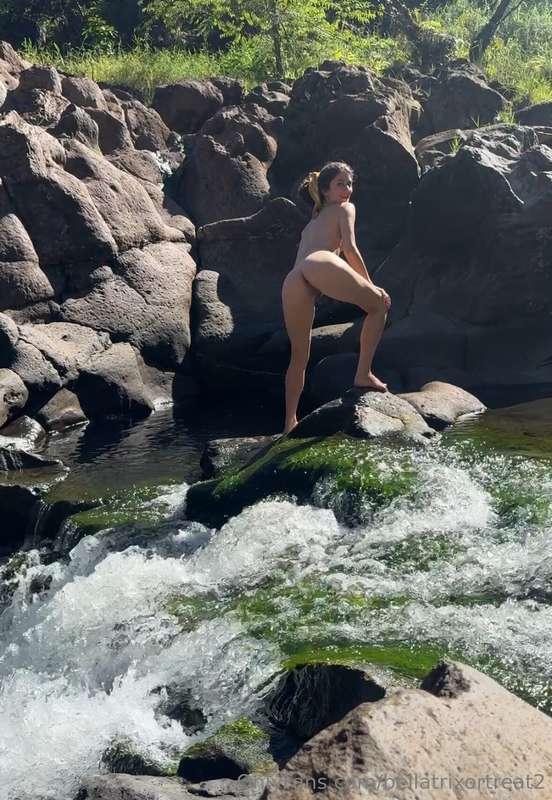 When exploring along the river on east side last week, we go..