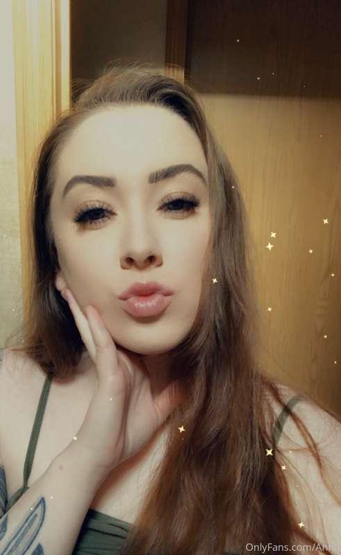 Goodnight kisses 🥰😘