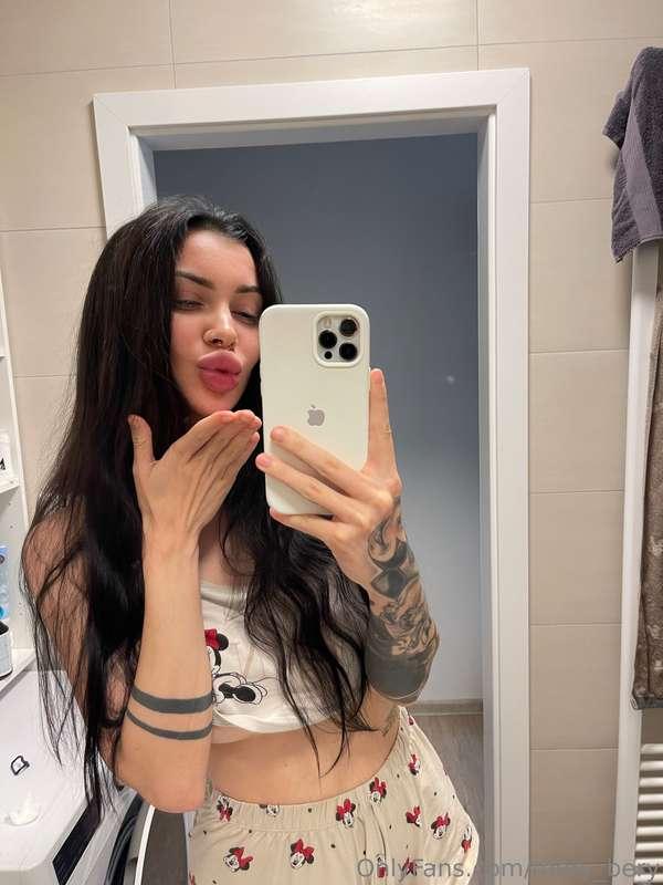 I already woke up🥰I wish the best week for everyone!