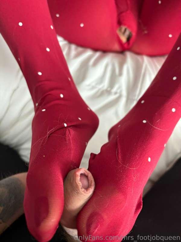 mrs_footjobqueen image #2