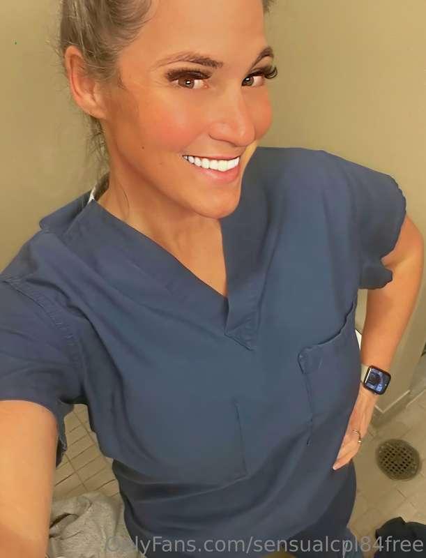 Scrubs selfie!