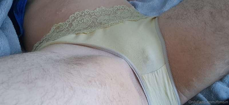 freshly shaved cunt and wearing panties like a good girl 🥰 l..