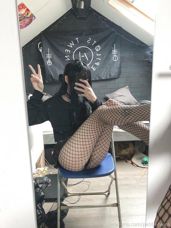 Went for the egirl look ?
