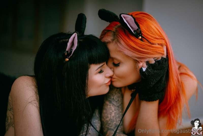 Hot babes @thedollydiamond & @pennysebevrazda are SOTD in a ..