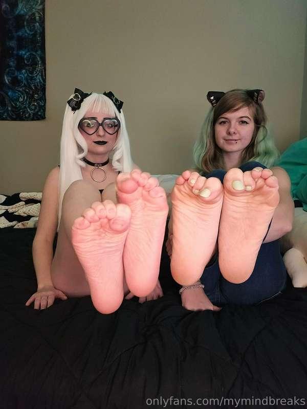 Scrunched toes, anyone? 👣 @nami3neko