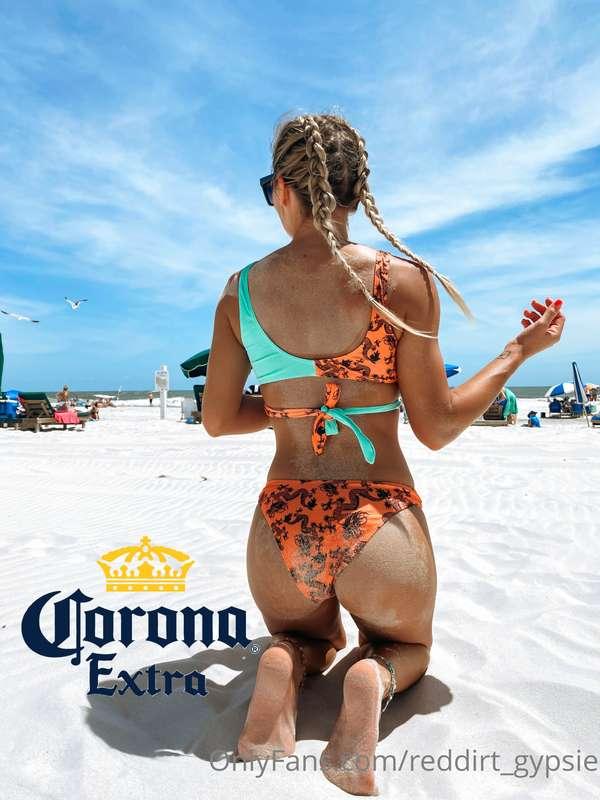 I could use a vacation and a corona what about you? 🍻