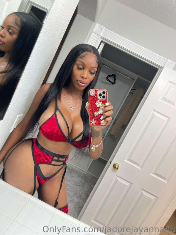 Christmas is coming baby🌬❄☃️can i be your present🎁