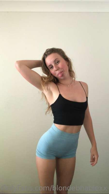 off to the gym ❤️🍑