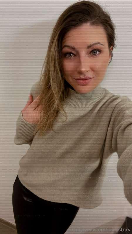 Guten Morgen 💋 Was hälst du jetzt von einem Kaffee zu zweit ..