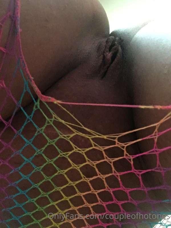 coupleofhotones image #0