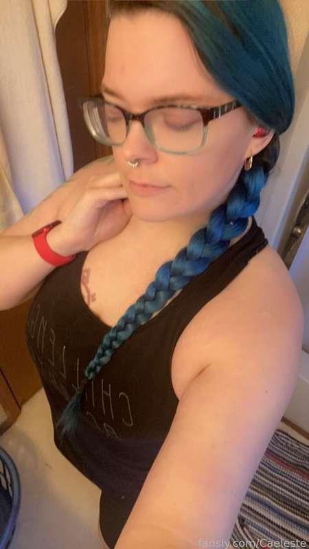 Didn’t feel good today but still did a small workout. #selfie #hugetits #workout #naturaltits #lactation #lactating #hucow 