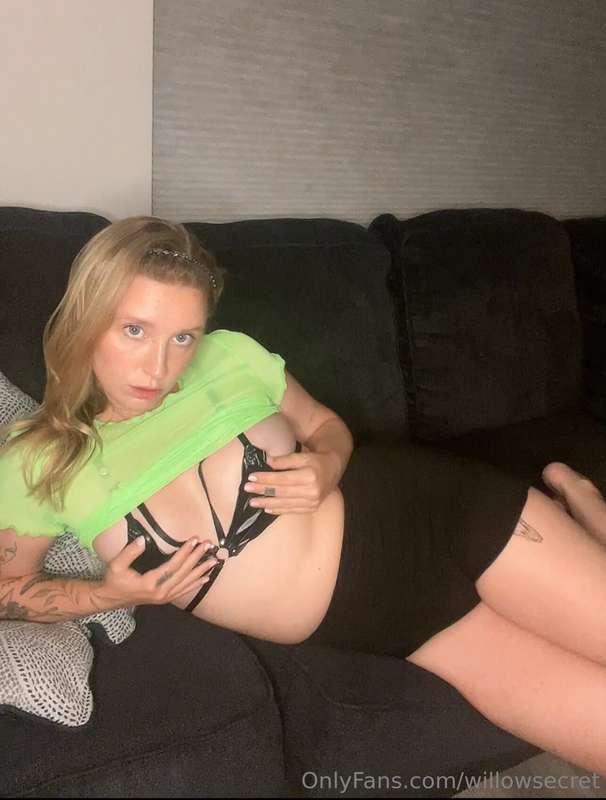 I was feeling a little extra today… wanna come play?😈