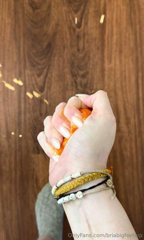 Crushing fruits and veggies using my massive hands (and some..