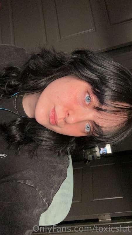 Bangs are back !! What do we think?(: