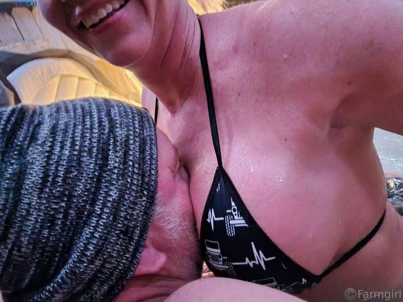 Who wants my boobs in your face???!!!!! 💙🔥