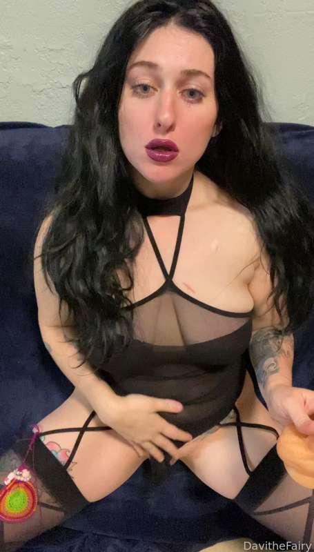 Come watch your favorite sexy lady have some fun in this sexy catsuit, I love to cum for you! 😻🤤

#fyp