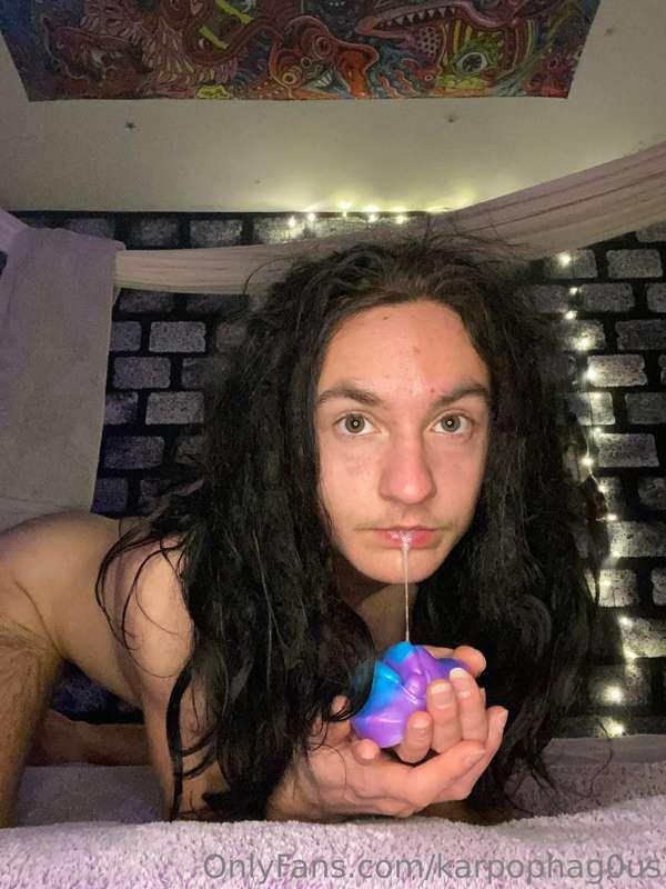 thinking about eating pussy 🌸