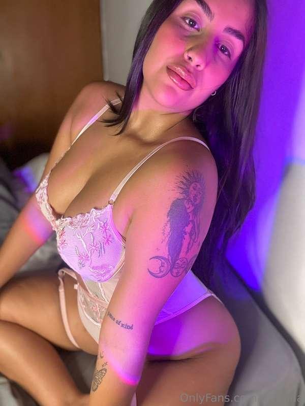 I need something between my tits, any ideas? 🤔