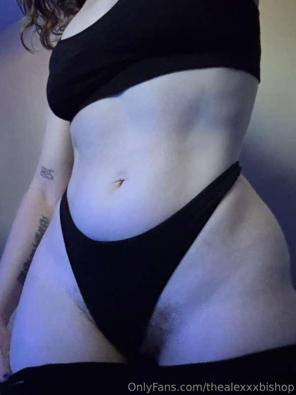 MILF Monday in the gym