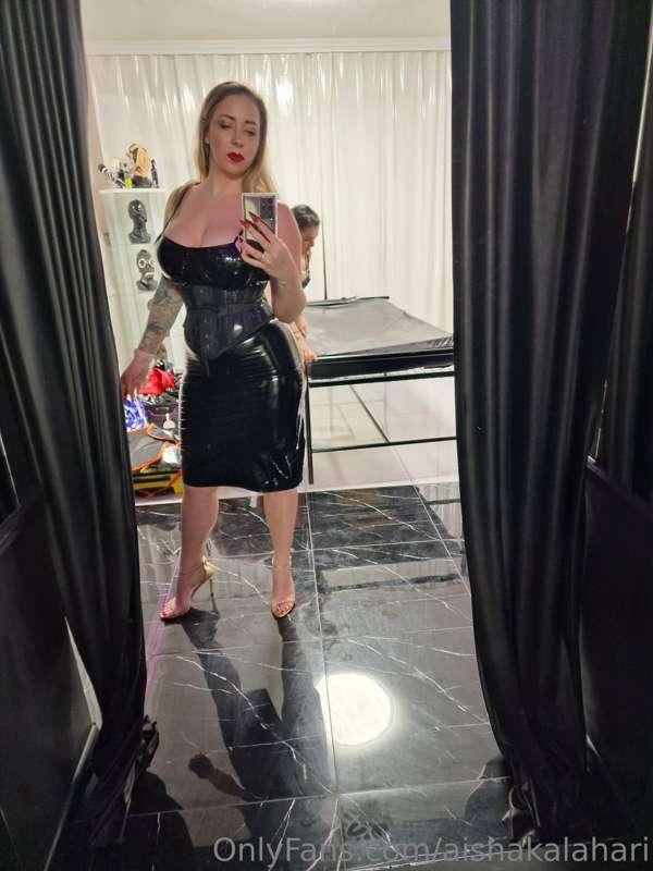 Bow down before your Queen & Mistress!