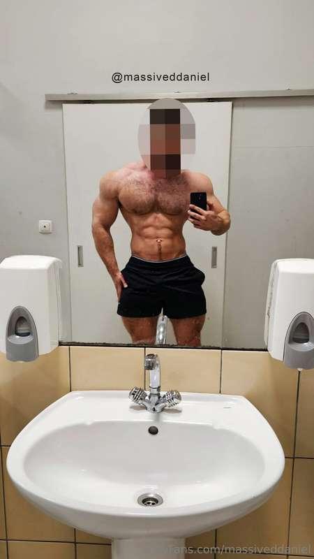 Another day finished in the muscle factory 💪😝⚙️
