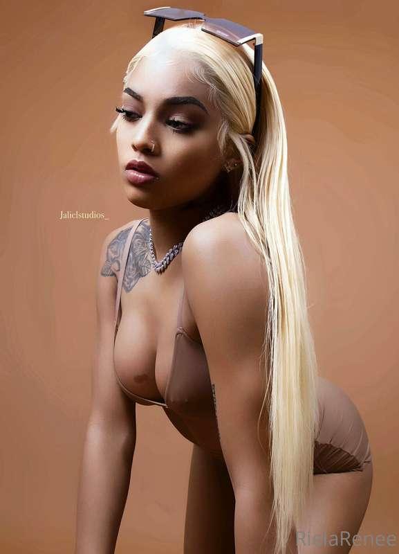 Can this day get any better 😩🍭 2.22.22