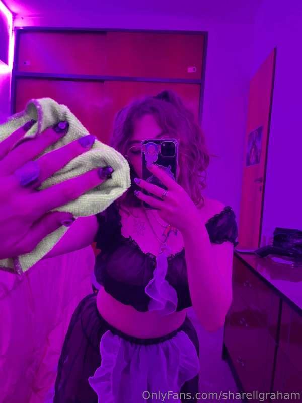 I need a part time job rn... would you like a naughty housem..