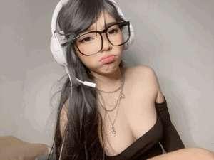 Have you ever wondered what it would be like if a gamer girl all of a sudden strips infront of you just to tease you and suck your dick? 🫣 WAIT NO MORE!! In this video i do all of that just to please your eyes and your dick! for only 39$

feel free to unlock it here or message me up to purchase it ♥️🫣