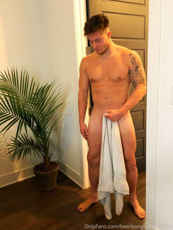 Can you hold this towel for me 😜