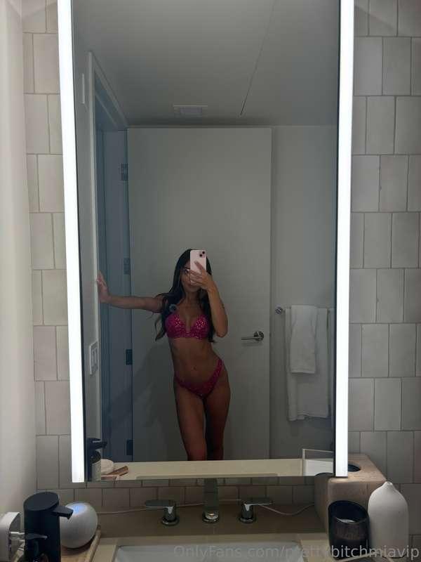 I still can't believe I sent you that last night 😳 fuck I re..