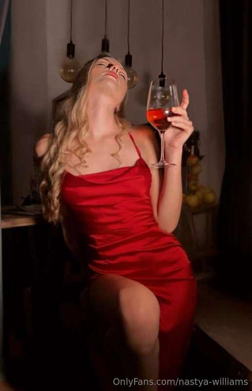 Want to know how I'll greet you tonight? In a seductive red ..