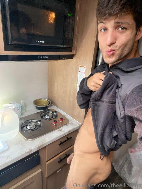 I’m making a Philly cheesesteak hot pocket! With my dick out..