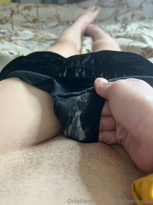 My favorite thing about dark colored panties 🤤