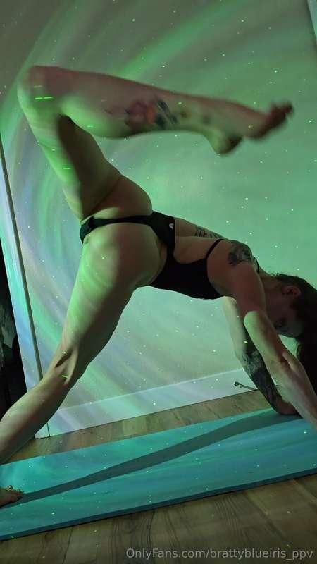 I can do some fun positions 😉