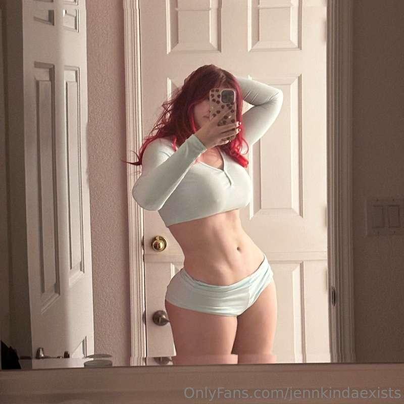 can i ask u something personal? DM me 💋