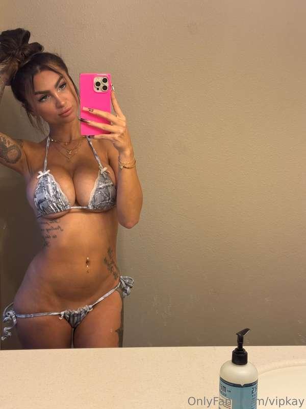 Can you stretch out my wet little pussy babe? 🤫