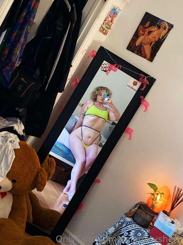 GOOD MORNINGGGG 🥱 wake me up once its warm enough for me to ..