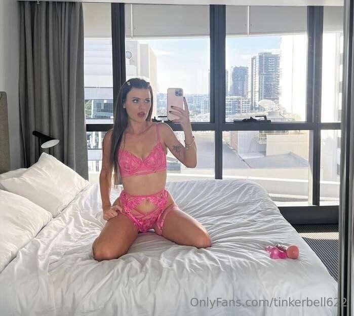 Rent me a hotel room 👅