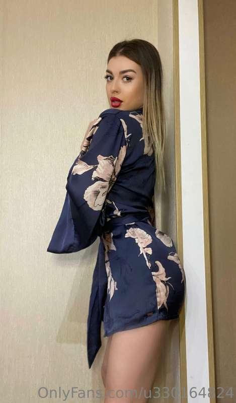 My energy is red-hot and my photography is sultry🔥 Are you r..