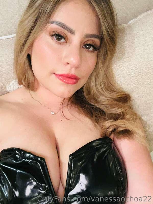 vanessaochoa22 image #0