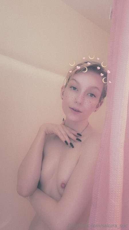 I promise I'll bleach my roots!!