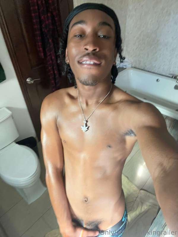 Need someone to bend over in front of me 😈