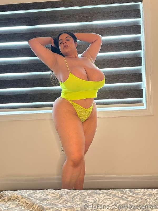 iloveteniah image #1