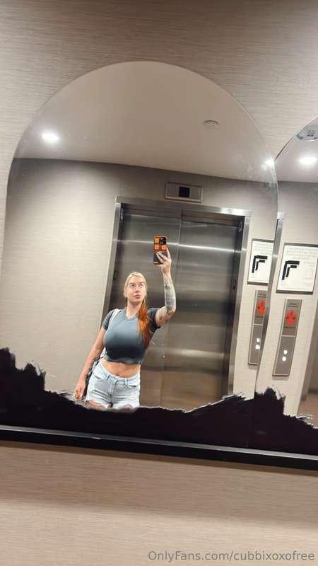 MY VIP is discounted for my live tonight! You cumin? 😋