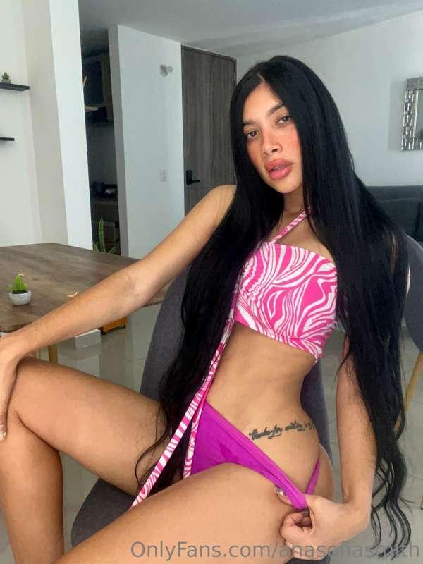 My thong is bothering me… take it off for me now!! 🔥
Me esto..