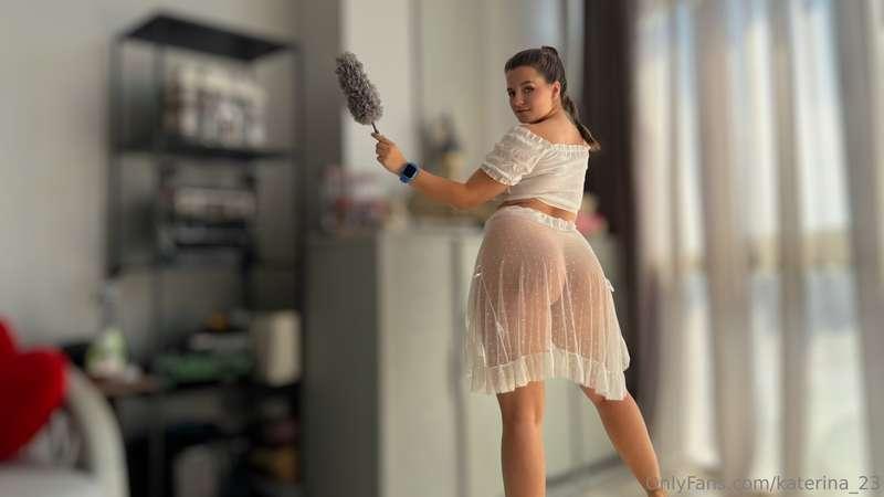 🧼 Dust wiped, glass shining, and the skirt acting way too ch..