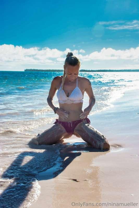 Ich wünsche euch jetzt schon mal schöne Weihnachtsfeiertage ..